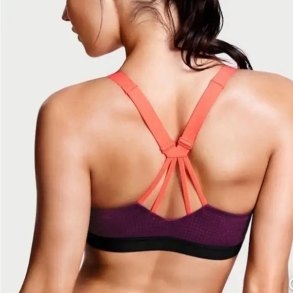 Victoria's Secret • Purple Orange
Sports Bra - Picture 4 of 6